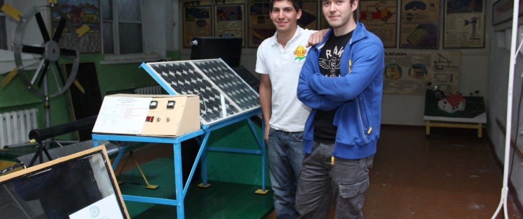 Deux jeunes Français contribuent au développement de l’énergie solaire au Kirghizistan