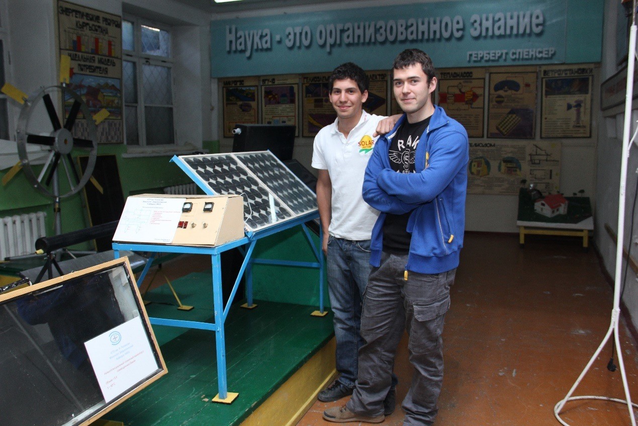 Deux jeunes Français contribuent au développement de l’énergie solaire au Kirghizistan