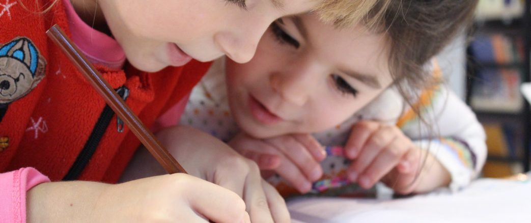 Ecole maternelle rénovée : quand élèves et enseignants en ont plein le nez!
