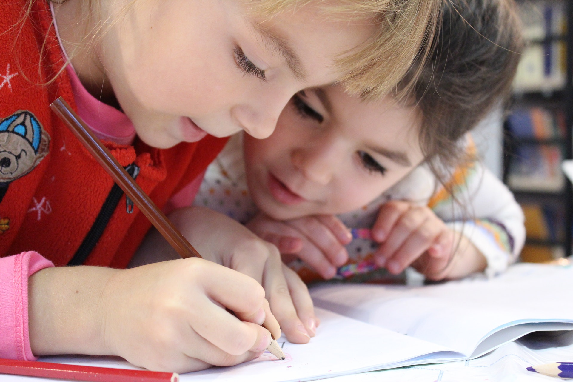 Ecole maternelle rénovée : quand élèves et enseignants en ont plein le nez!