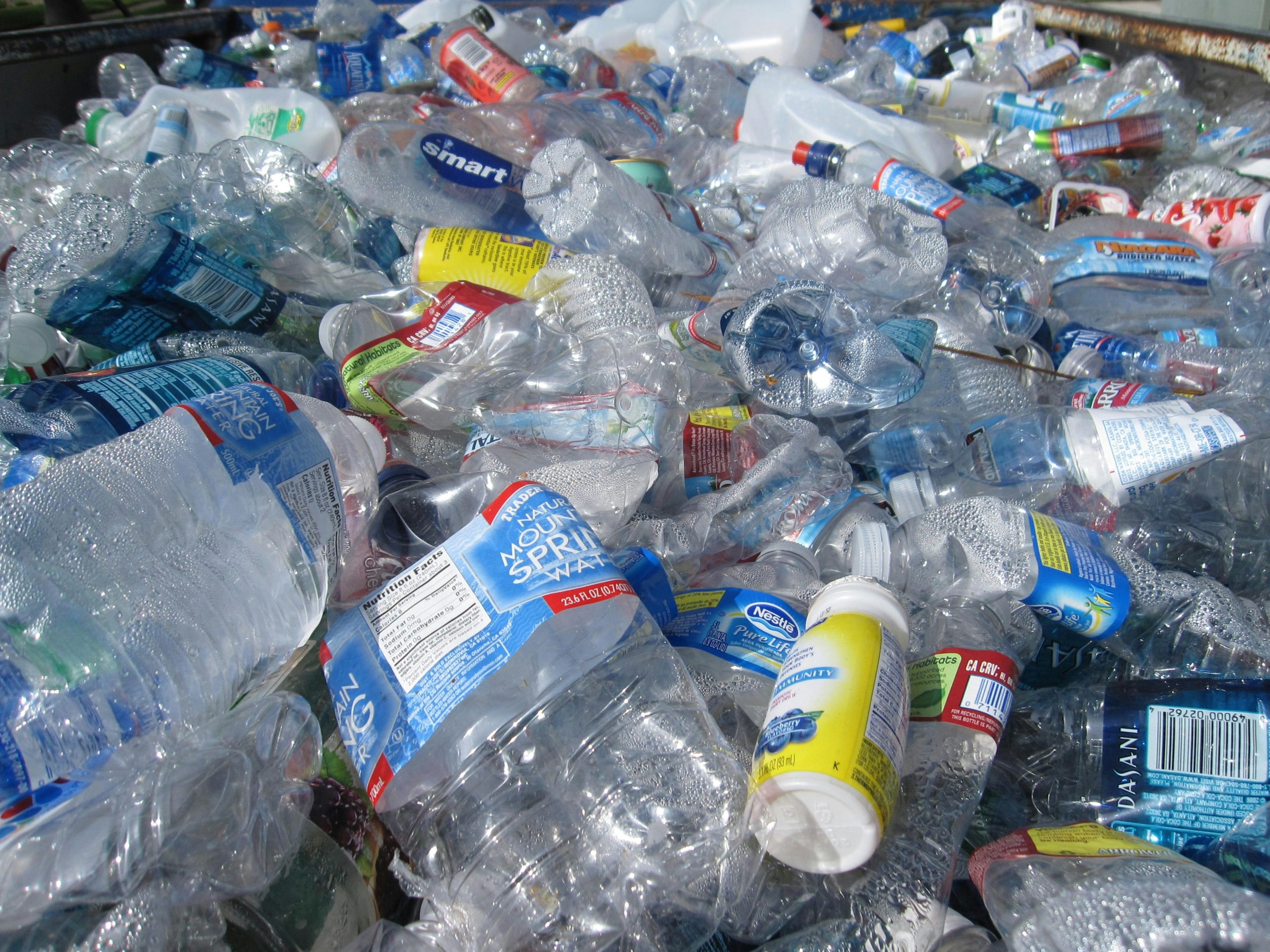 «La production mondiale a explosé» : 15 recommandations d’ONG pour réduire (vraiment) l’usage du plastique